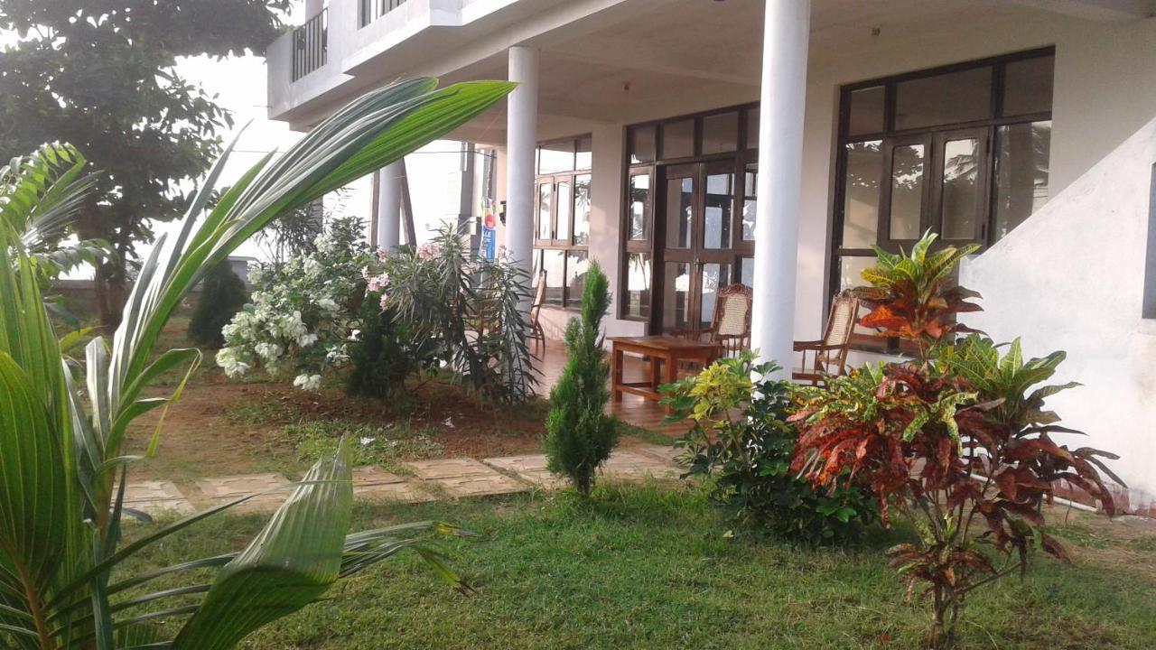 Masha Beach Inn Tangalle Esterno foto